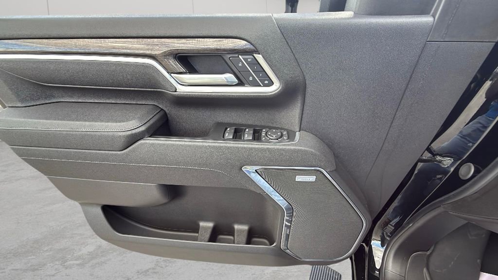 Certified 2025 Chevrolet Silverado 2500 LTZ w/ LTZ Premium Package image 41