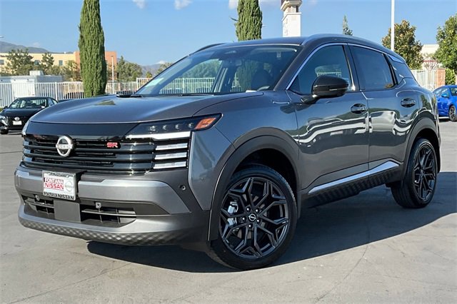 New 2026 Nissan Kicks SR w/ Cold Weather Package image 2