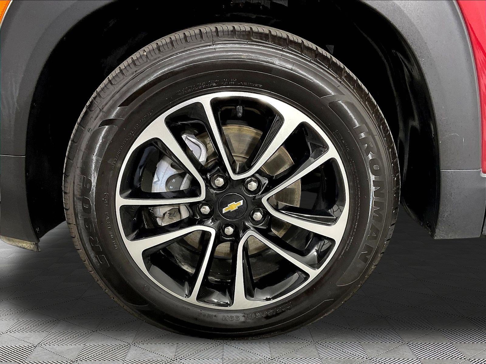 Used 2025 Chevrolet TrailBlazer LT FWD image 32