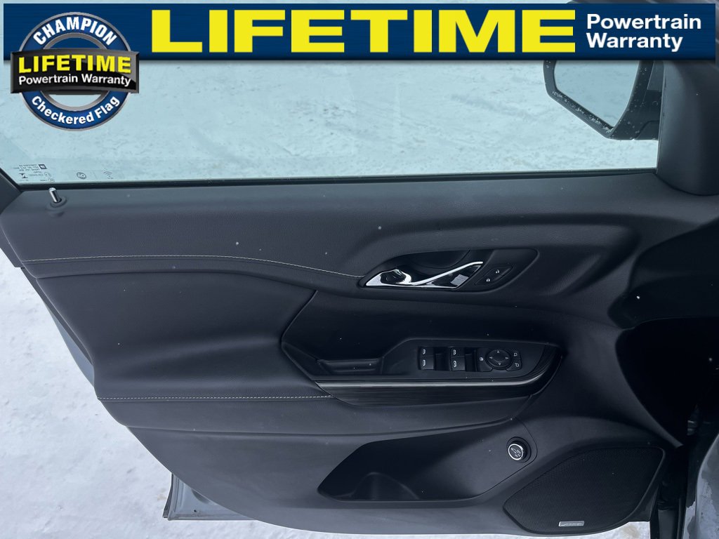 Certified 2023 GMC Acadia SLT w/ Trailering Package image 15