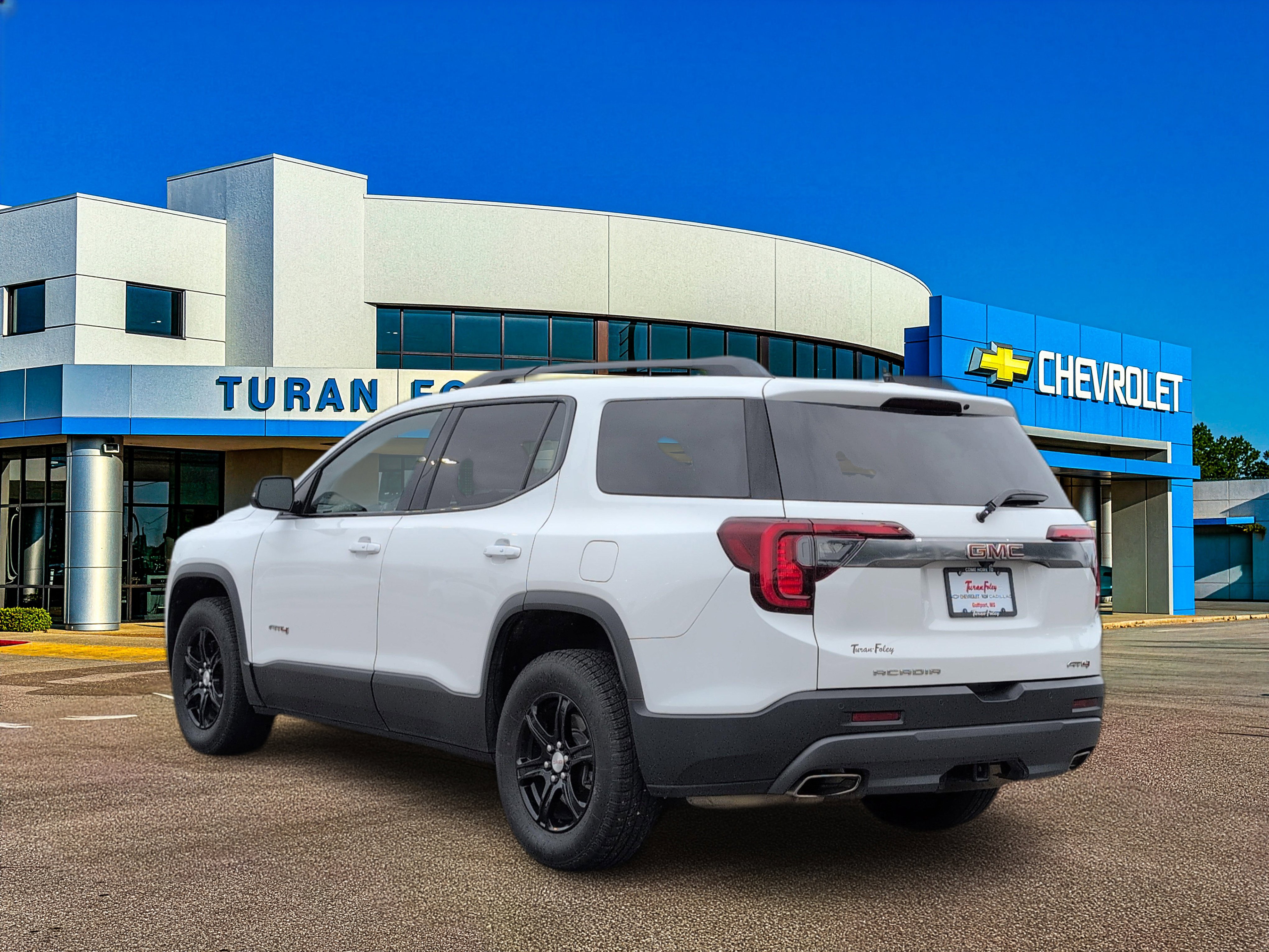 Used 2021 GMC Acadia AT4 w/ Preferred Package AWD/4WD image 3