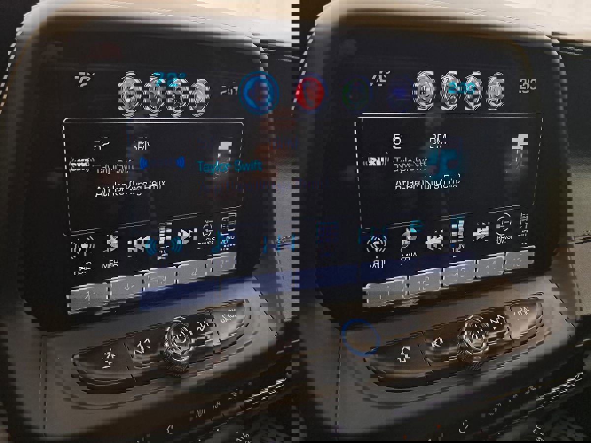 Used 2017 Chevrolet Camaro SS image 18