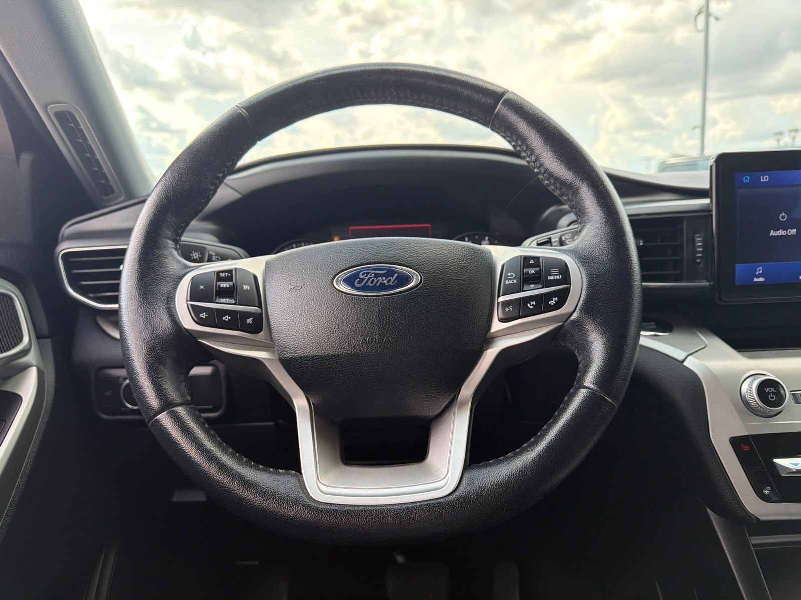 Used 2022 Ford Explorer XLT w/ Equipment Group 202A AWD/4WD image 20