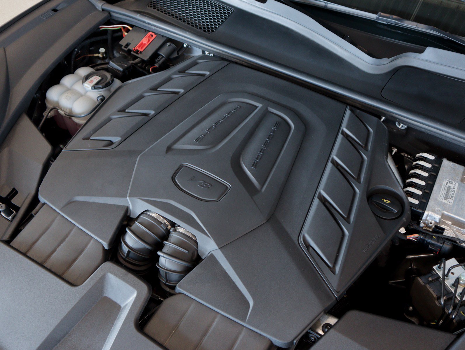 Certified 2025 Porsche Cayenne GTS AWD/4WD image 27