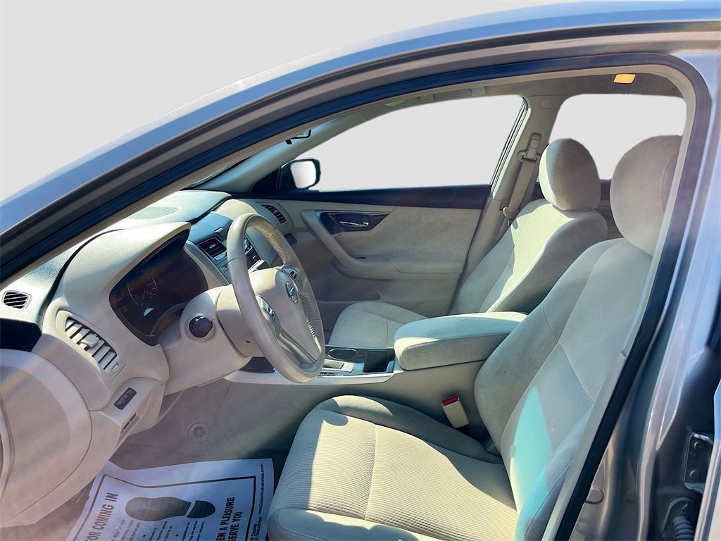 Used 2013 Nissan Altima 2.5 SV image 19