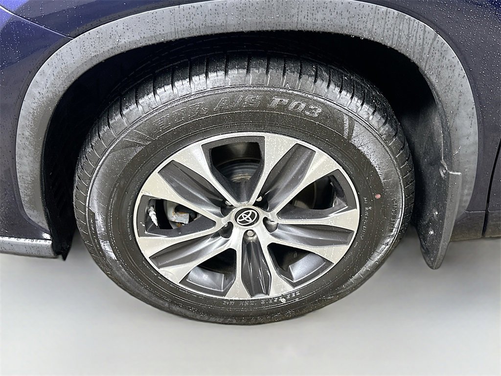 Used 2021 Toyota Highlander XLE image 8