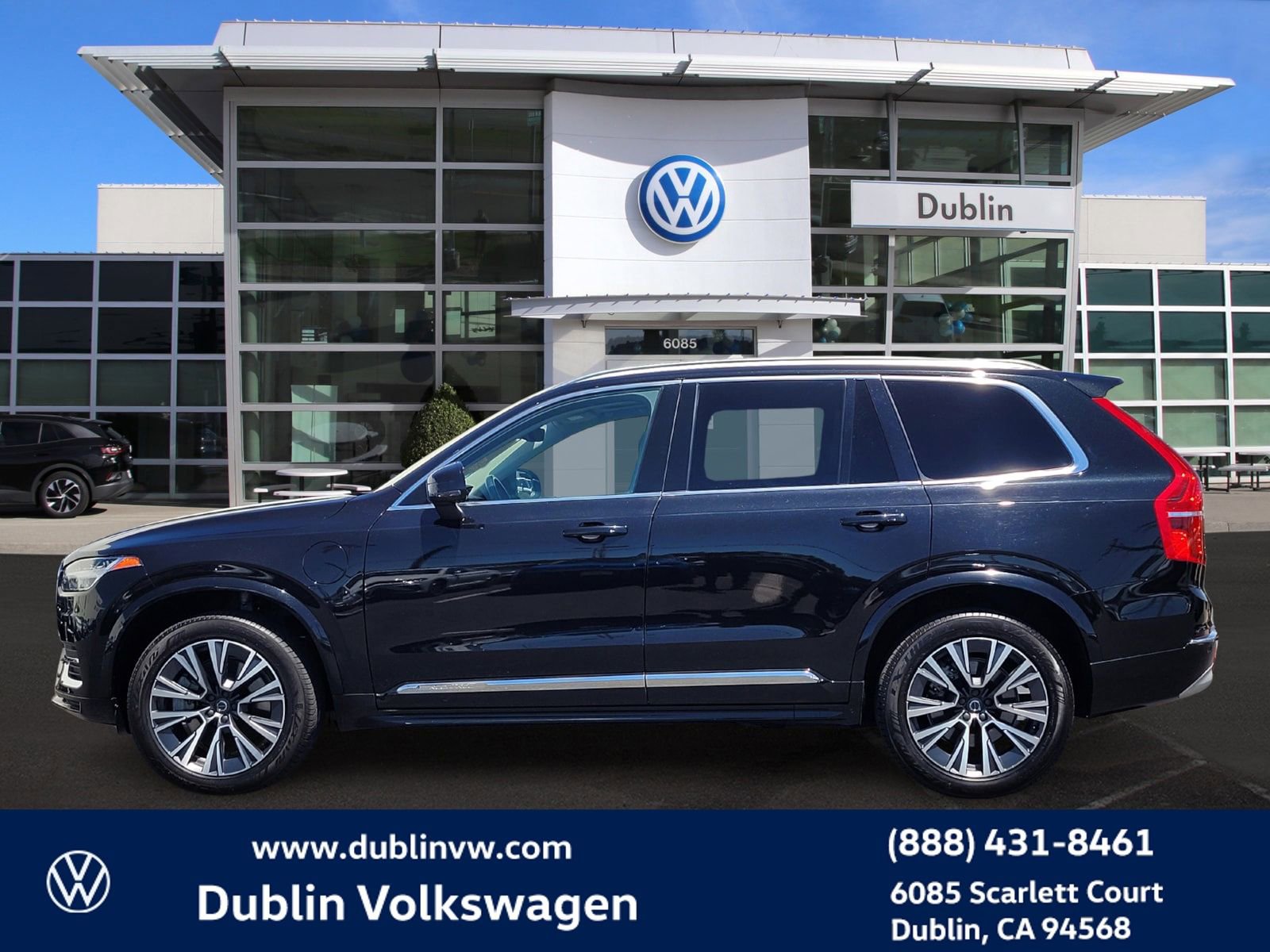 Used 2022 Volvo XC90 T8 Inscription Expression w/ Climate Package image 7