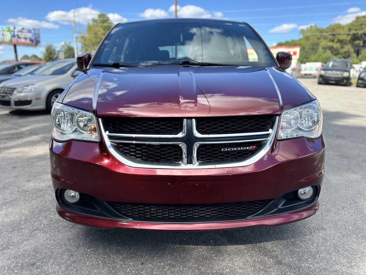 Used 2018 Dodge Grand Caravan SXT FWD image 2