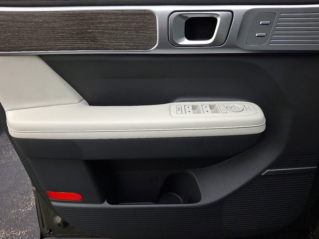 Used 2024 Hyundai Santa Fe Limited image 13