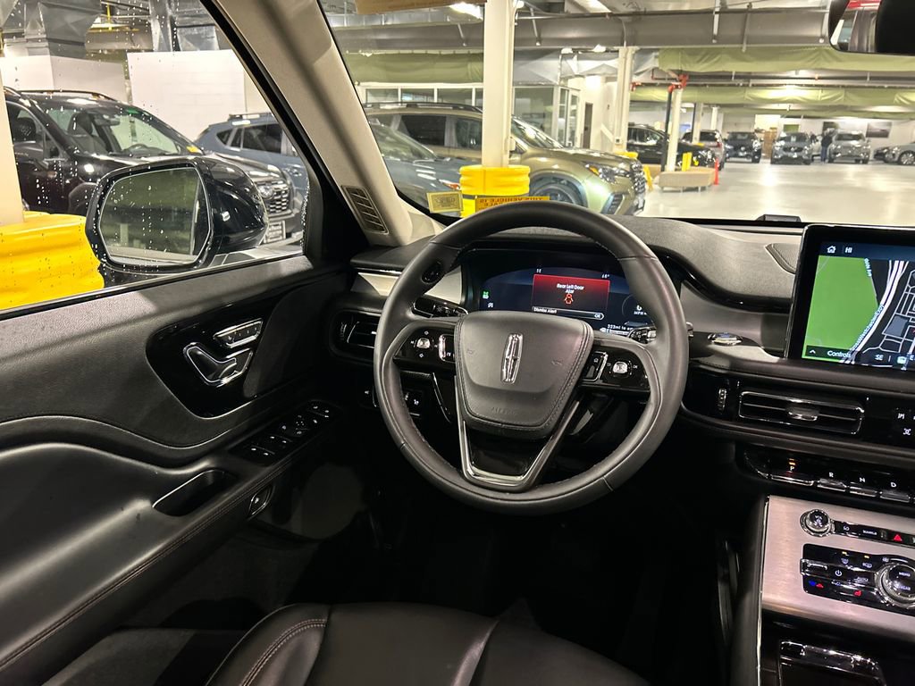 Certified 2023 Lincoln Aviator AWD image 25