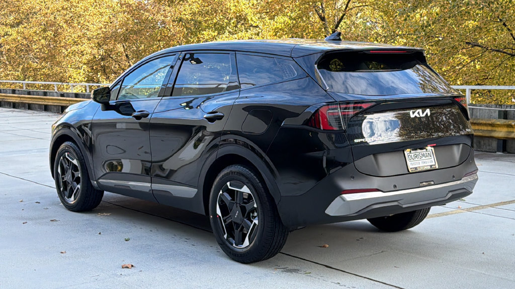 New 2027 Kia Sportage S FWD image 3