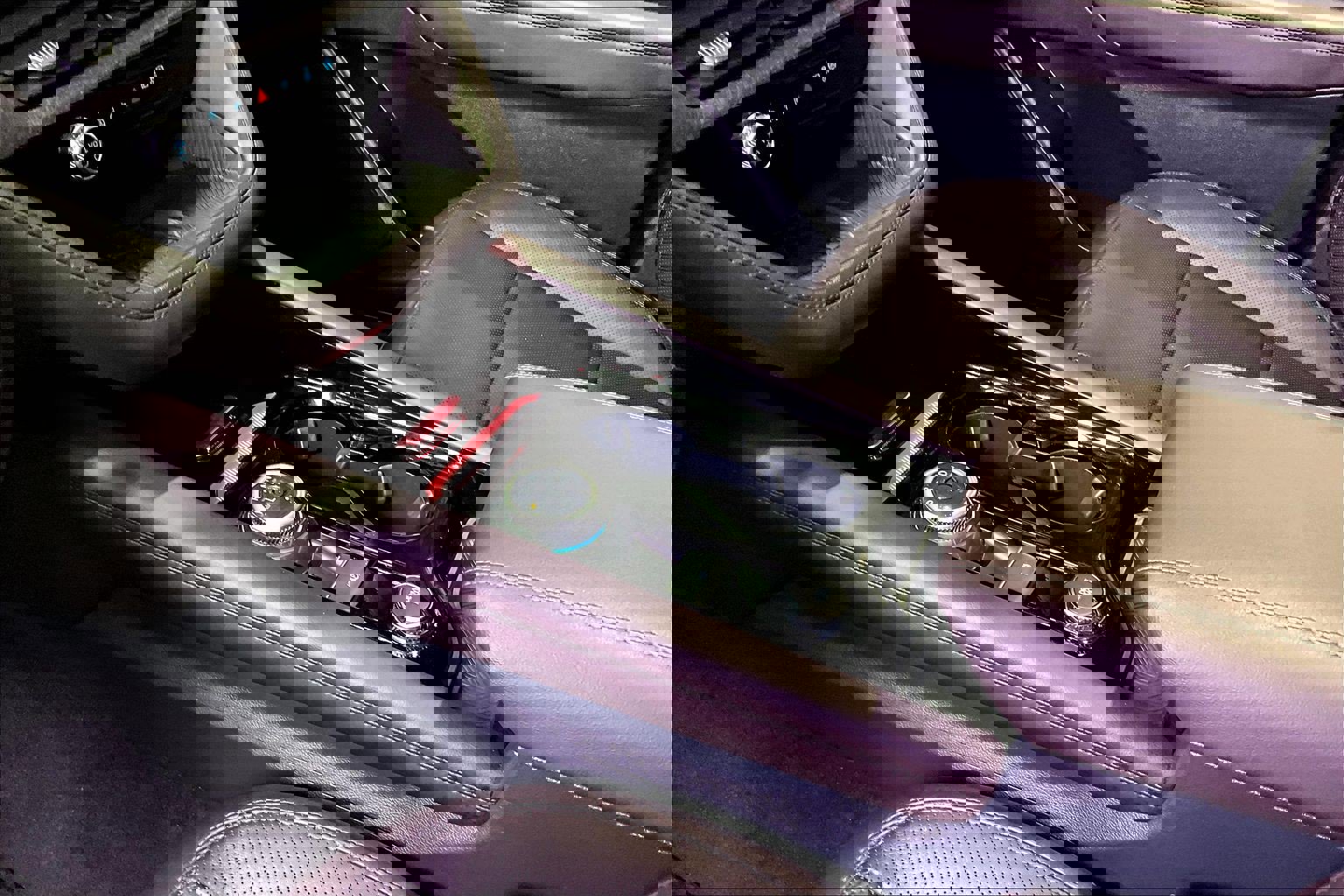 Used 2025 Ford Explorer Platinum w/ LUX Leather Package image 17