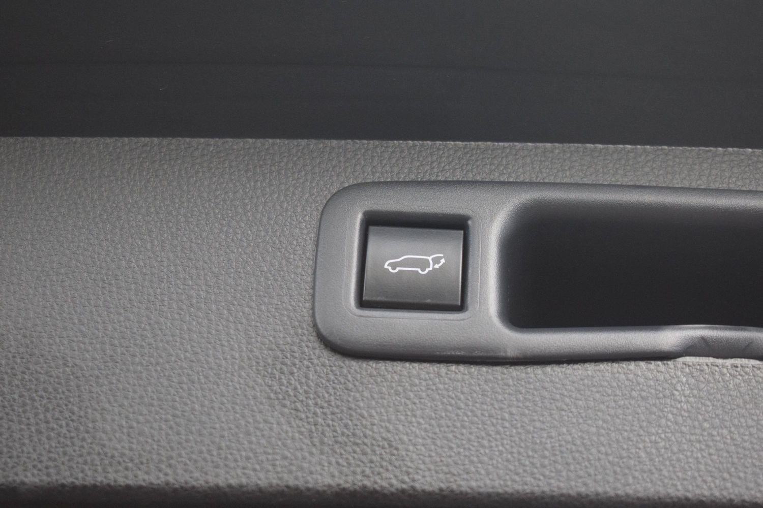 Used 2022 Toyota Highlander XLE AWD/4WD image 13
