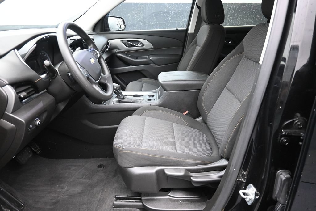 Used 2021 Chevrolet Traverse LS FWD image 21
