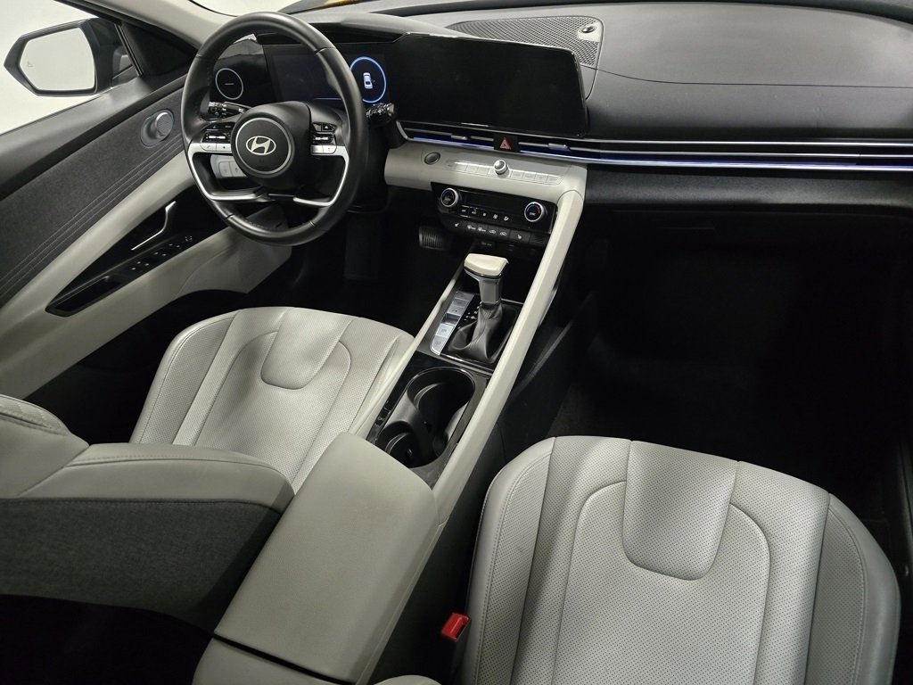 Used 2024 Hyundai Elantra Limited image 23