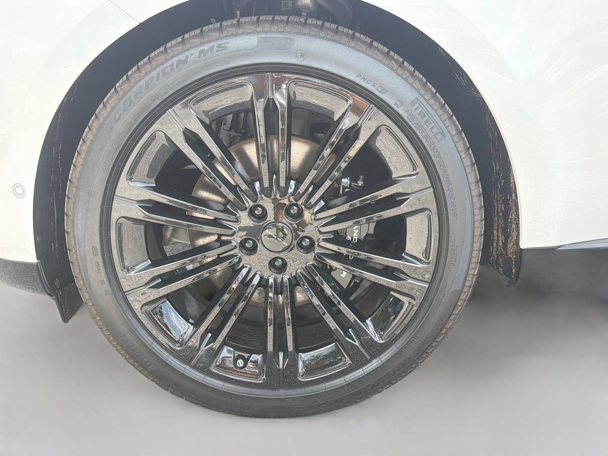 New 2026 Land Rover Range Rover Long Wheelbase SE AWD/4WD image 44