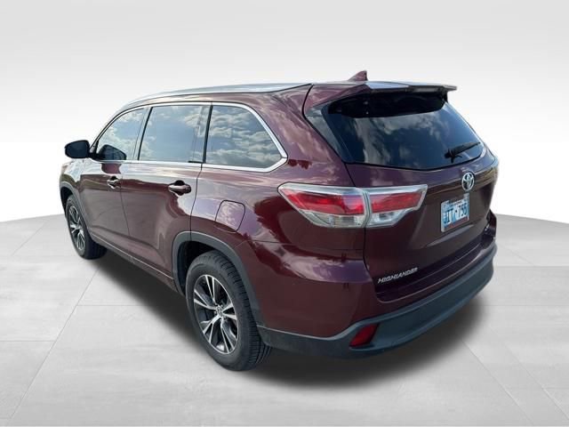 Used 2016 Toyota Highlander XLE image 5