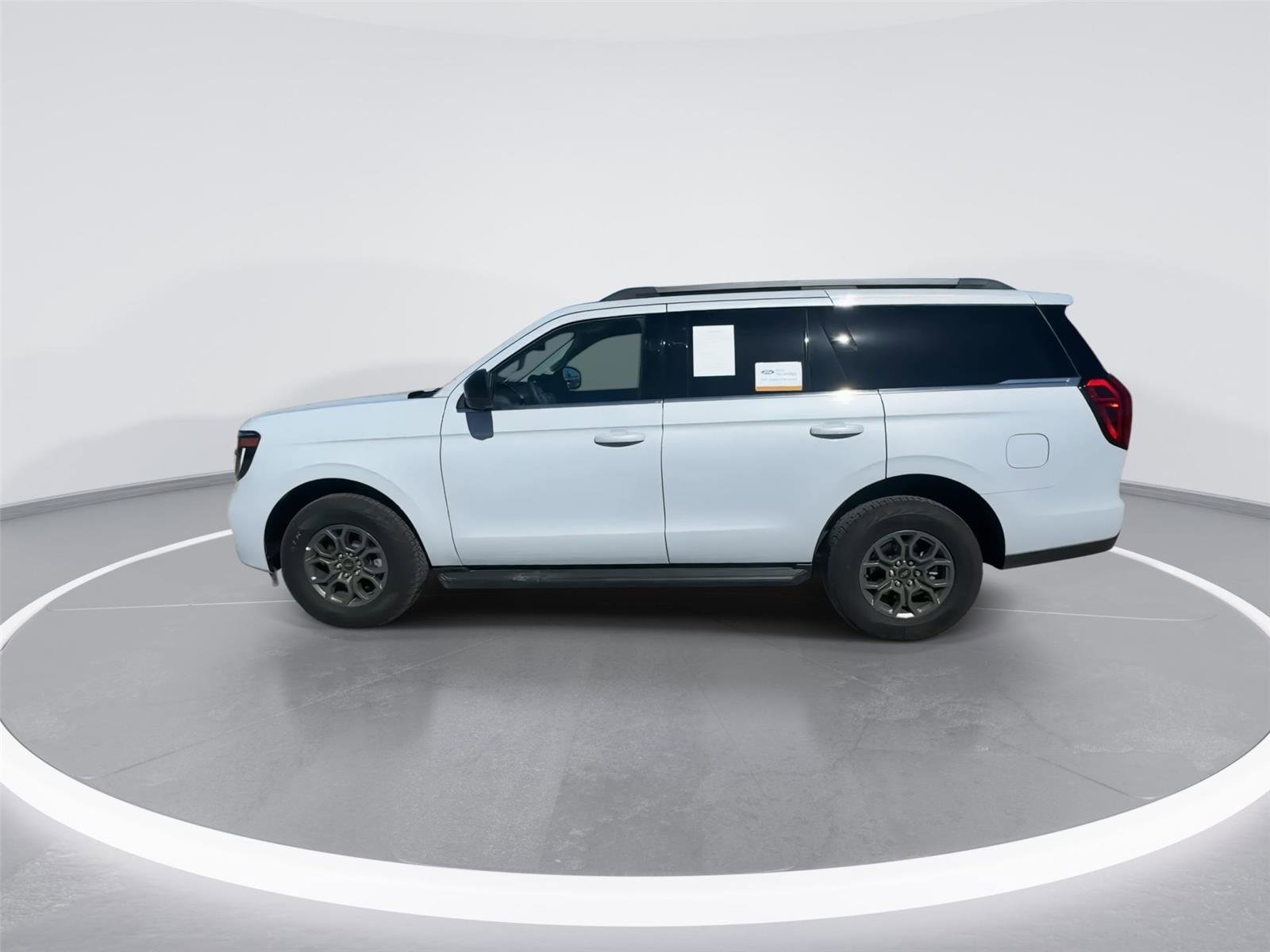 Certified 2025 Ford Expedition Active image 5