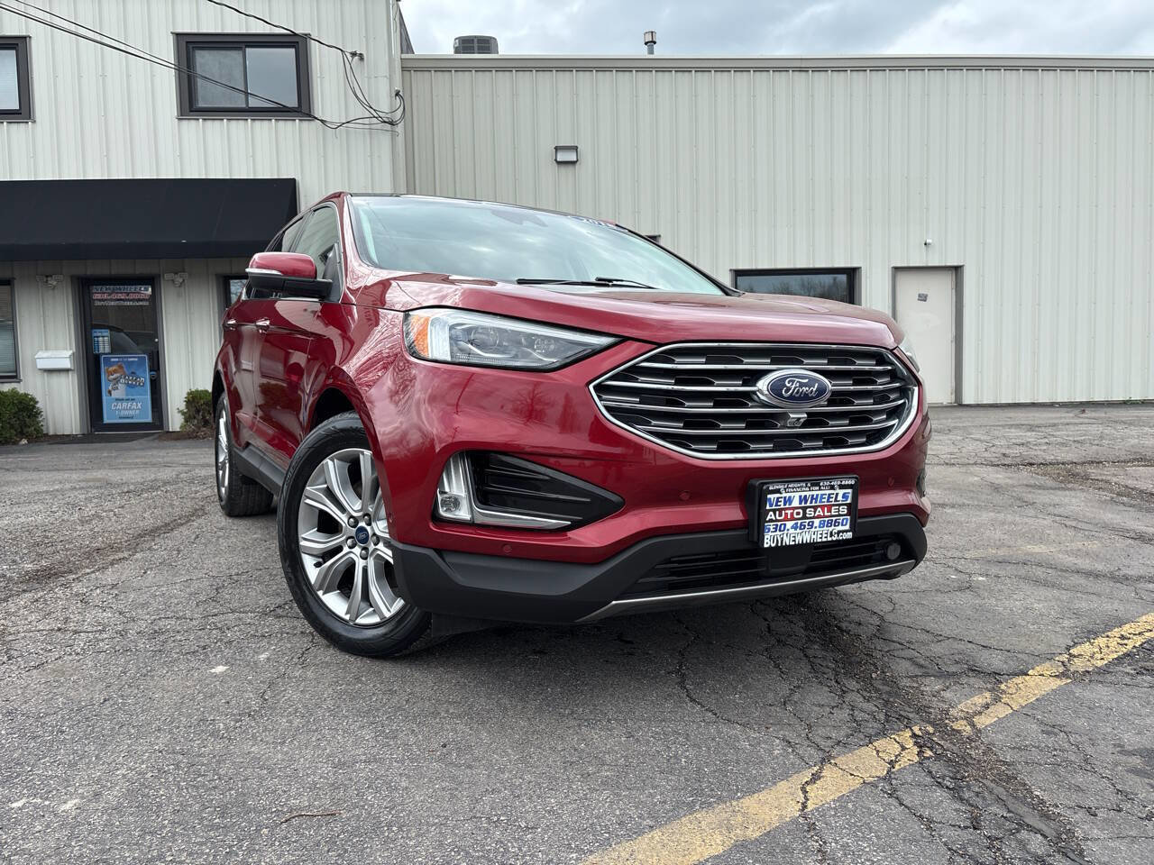 Used 2019 Ford Edge Titanium w/ Equipment Group 301A AWD/4WD image 9