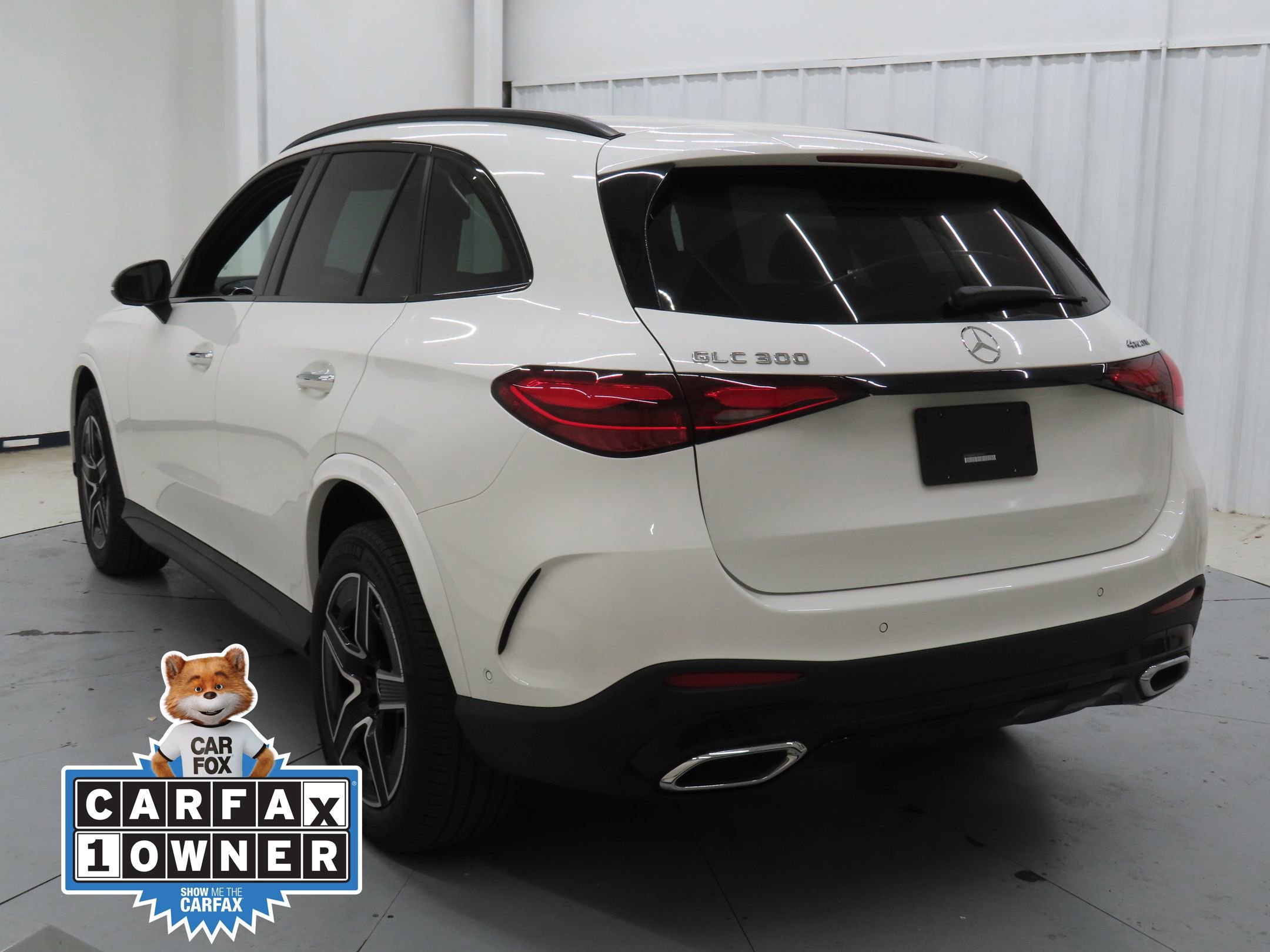 Used 2025 Mercedes-Benz GLC 300 4MATIC w/ AMG Line image 5