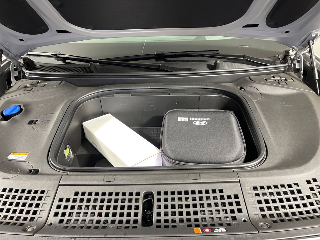 New 2026 Hyundai Ioniq 9 Calligraphy image 9