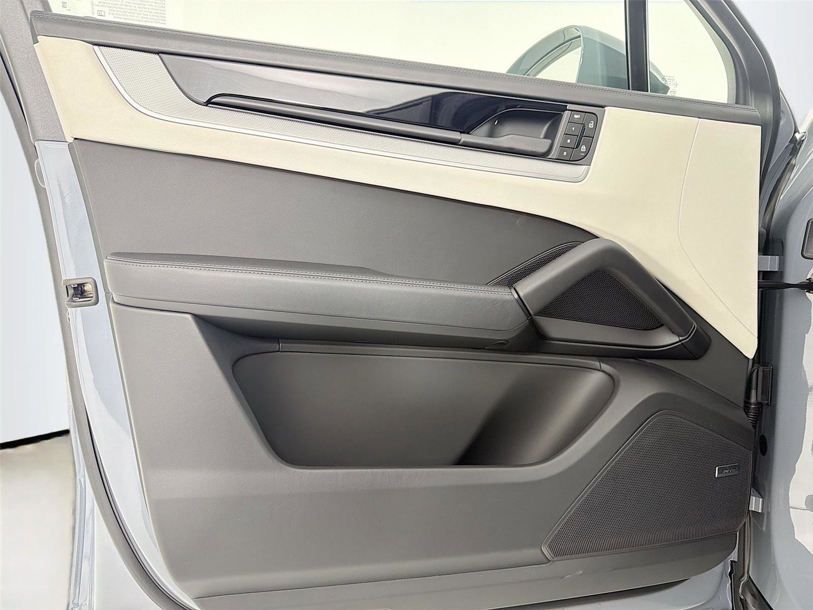 New 2026 Porsche Cayenne E-Hybrid Coupe image 6