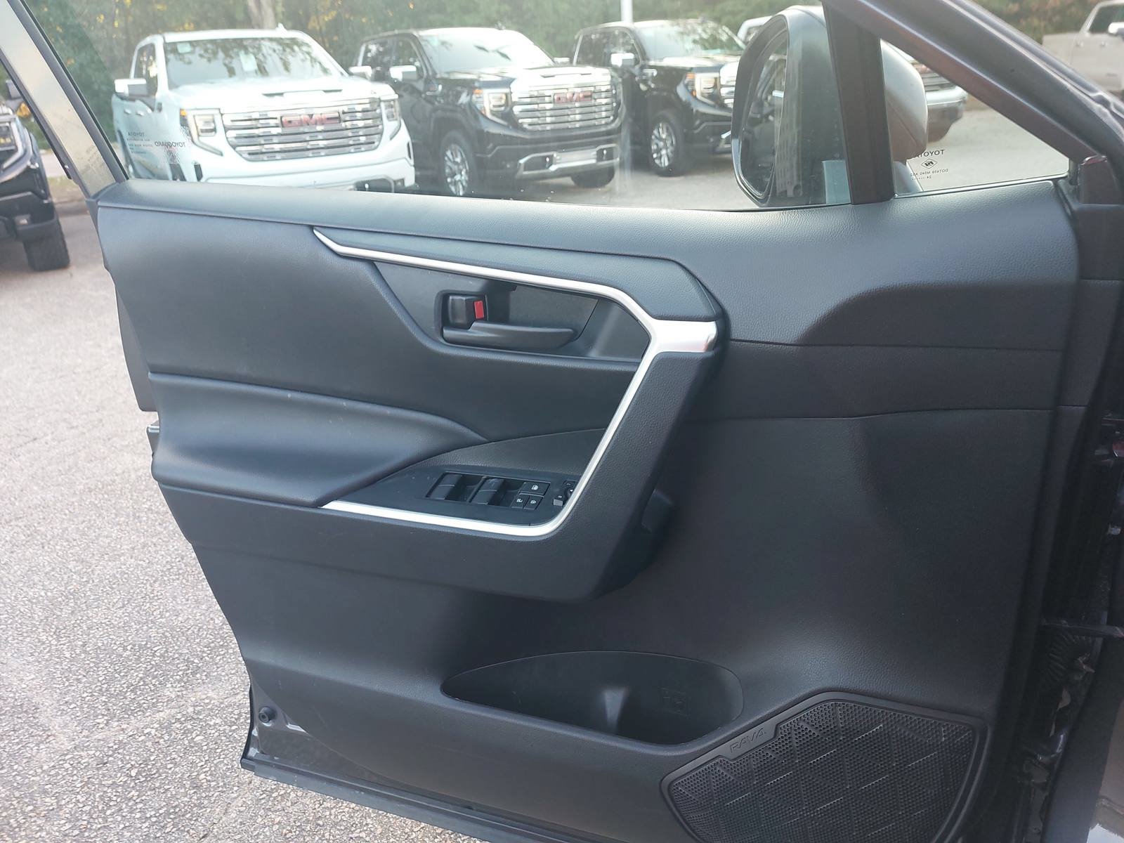 Used 2024 Toyota RAV4 LE FWD image 27