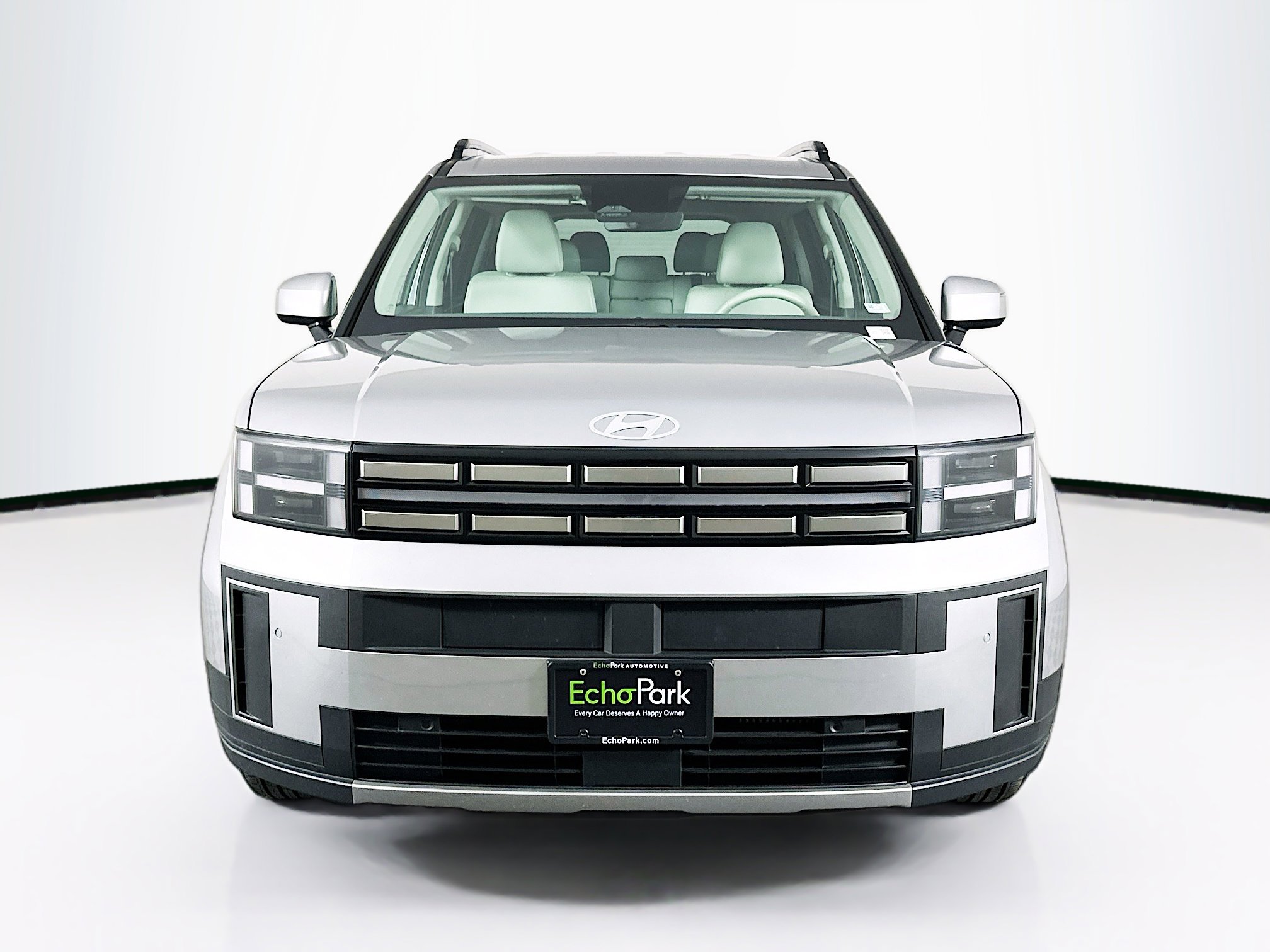 Used 2025 Hyundai Santa Fe SEL image 2