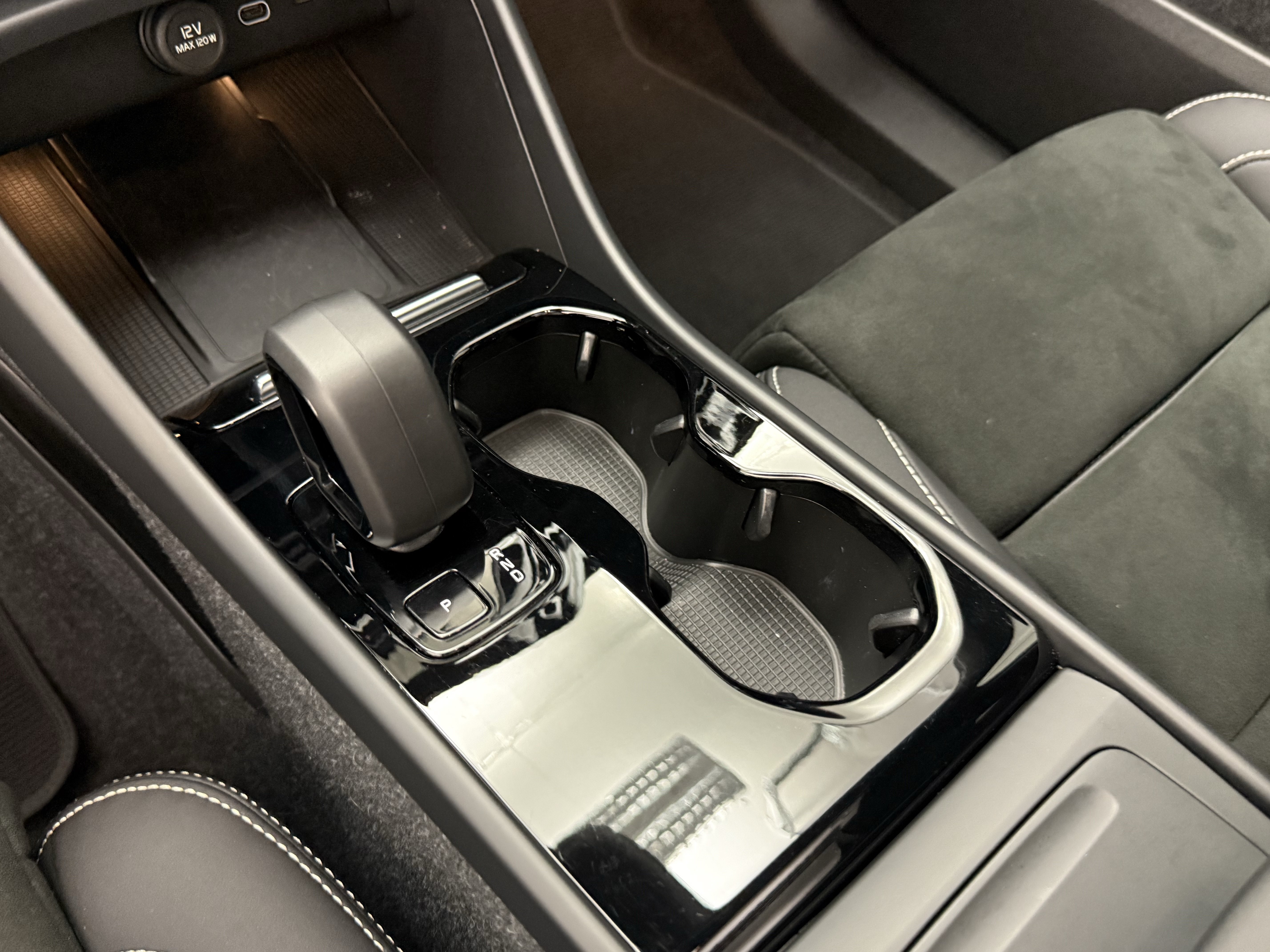 Certified 2023 Volvo C40 P8 Recharge Ultimate AWD/4WD image 21
