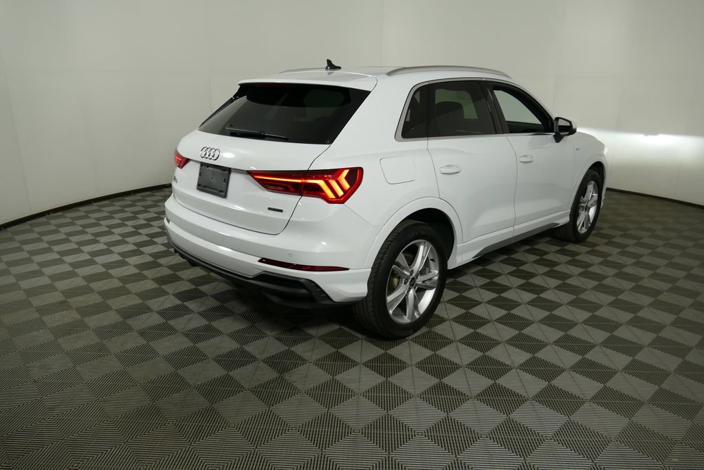 Used 2023 Audi Q3 2.0T Premium w/ Convenience Package AWD/4WD image 3