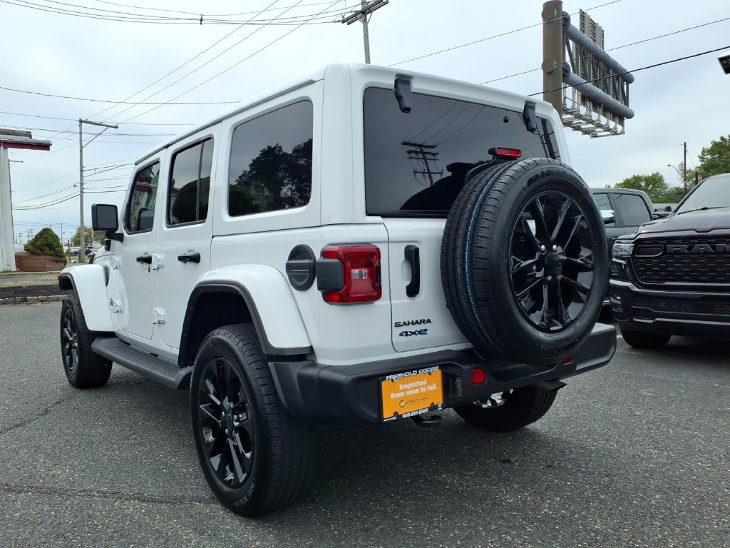 Certified 2025 Jeep Wrangler Unlimited Sahara AWD/4WD image 21