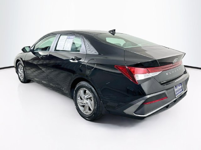 Certified 2025 Hyundai Elantra SE FWD image 6