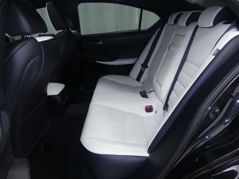 Used 2022 Lexus IS 500 image 4