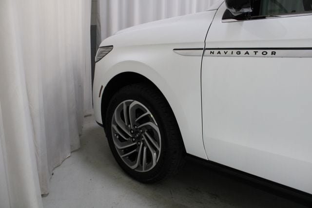 New 2027 Lincoln Navigator Reserve AWD/4WD image 29