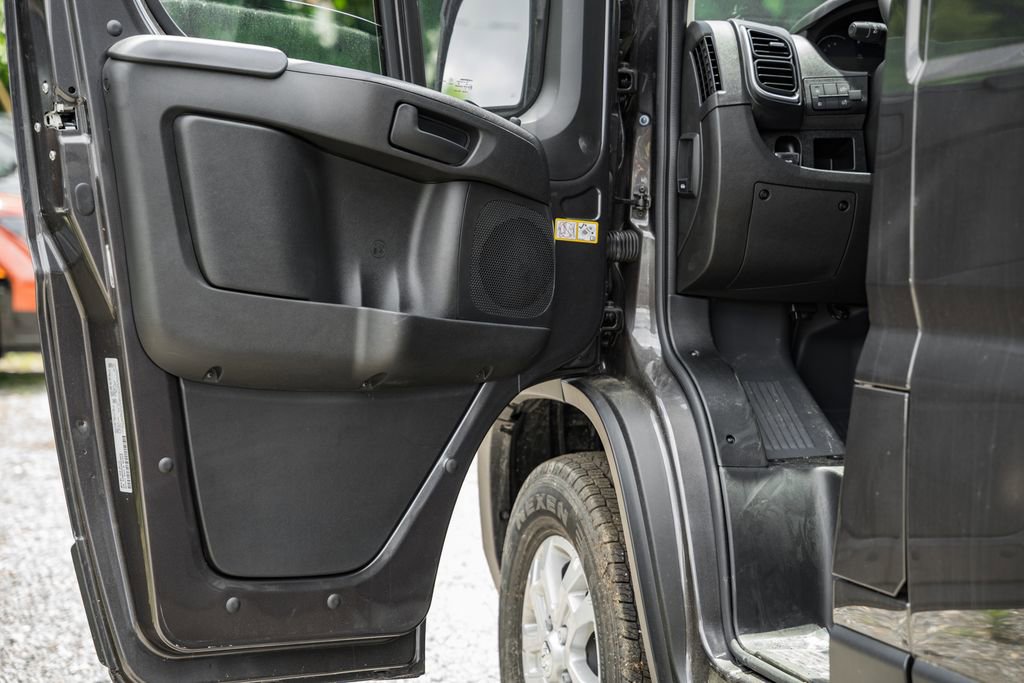 New 2025 RAM ProMaster 3500 w/ Quick Order Package 22G SLT image 30