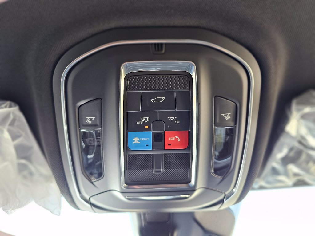 New 2026 Jeep Grand Cherokee Altitude RWD image 17
