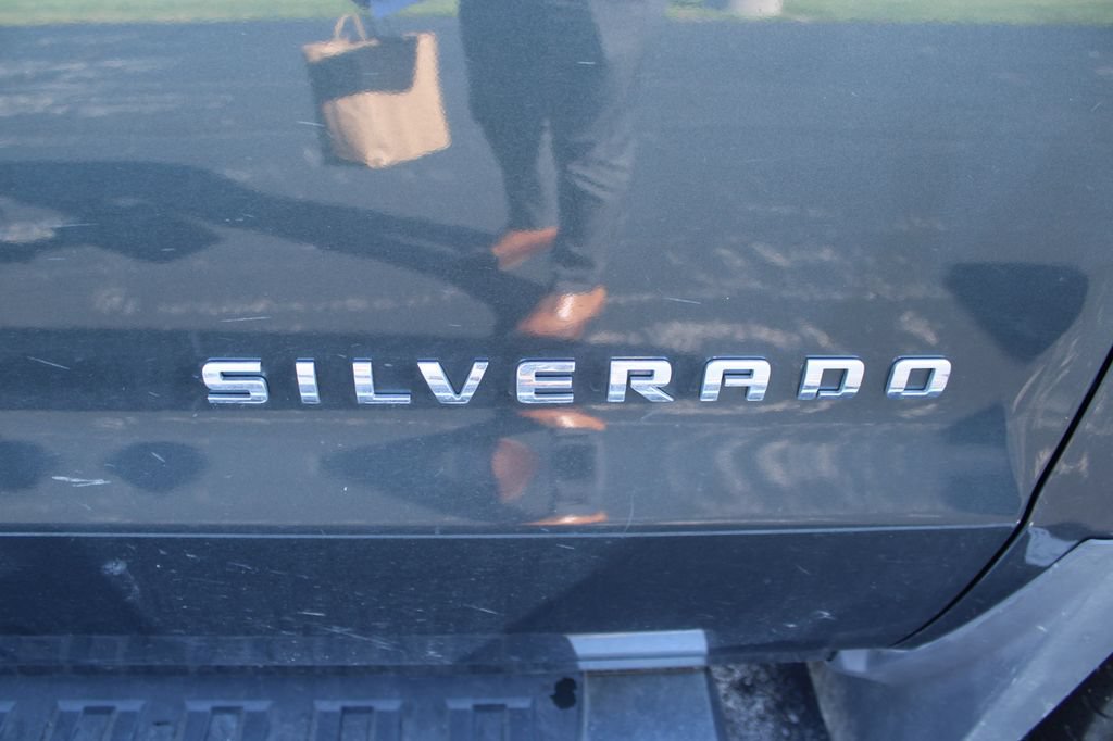 Used 2018 Chevrolet Silverado 1500 LT w/ All Star Edition AWD/4WD image 5