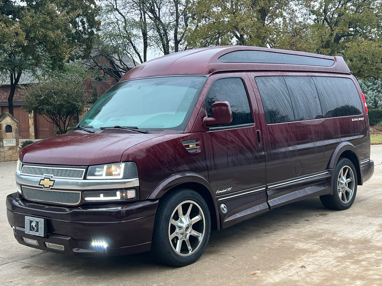 Used 2017 Chevrolet Express 2500 image 9