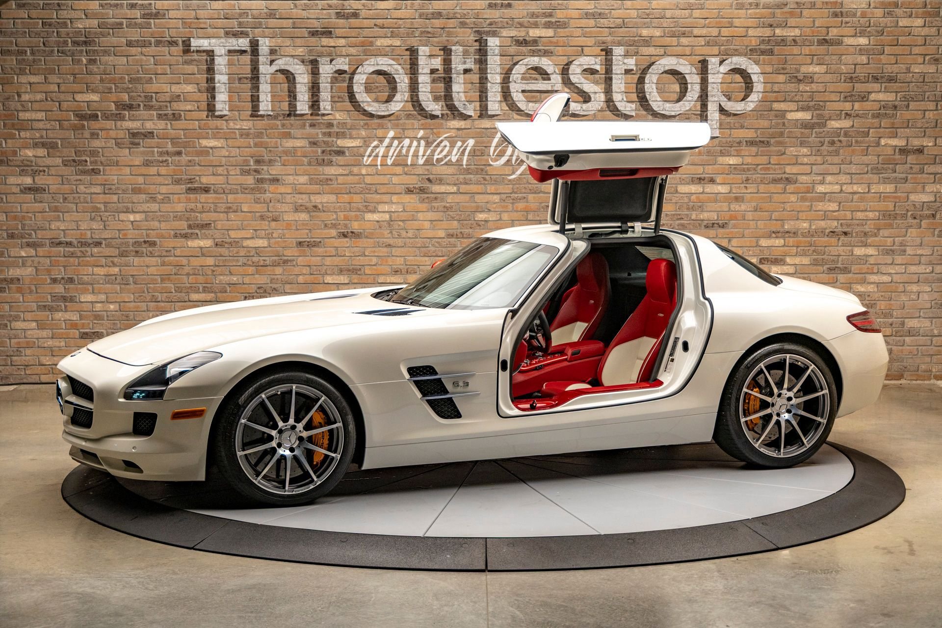 Used 2011 Mercedes-Benz SLS AMG image 2