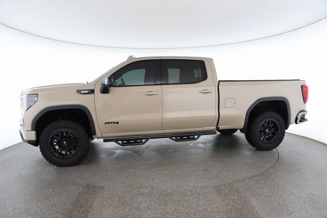 Used 2022 GMC Sierra 1500 AT4 w/ Technology Package image 5