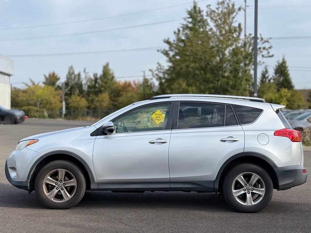 Used 2015 Toyota RAV4 XLE AWD/4WD image 2