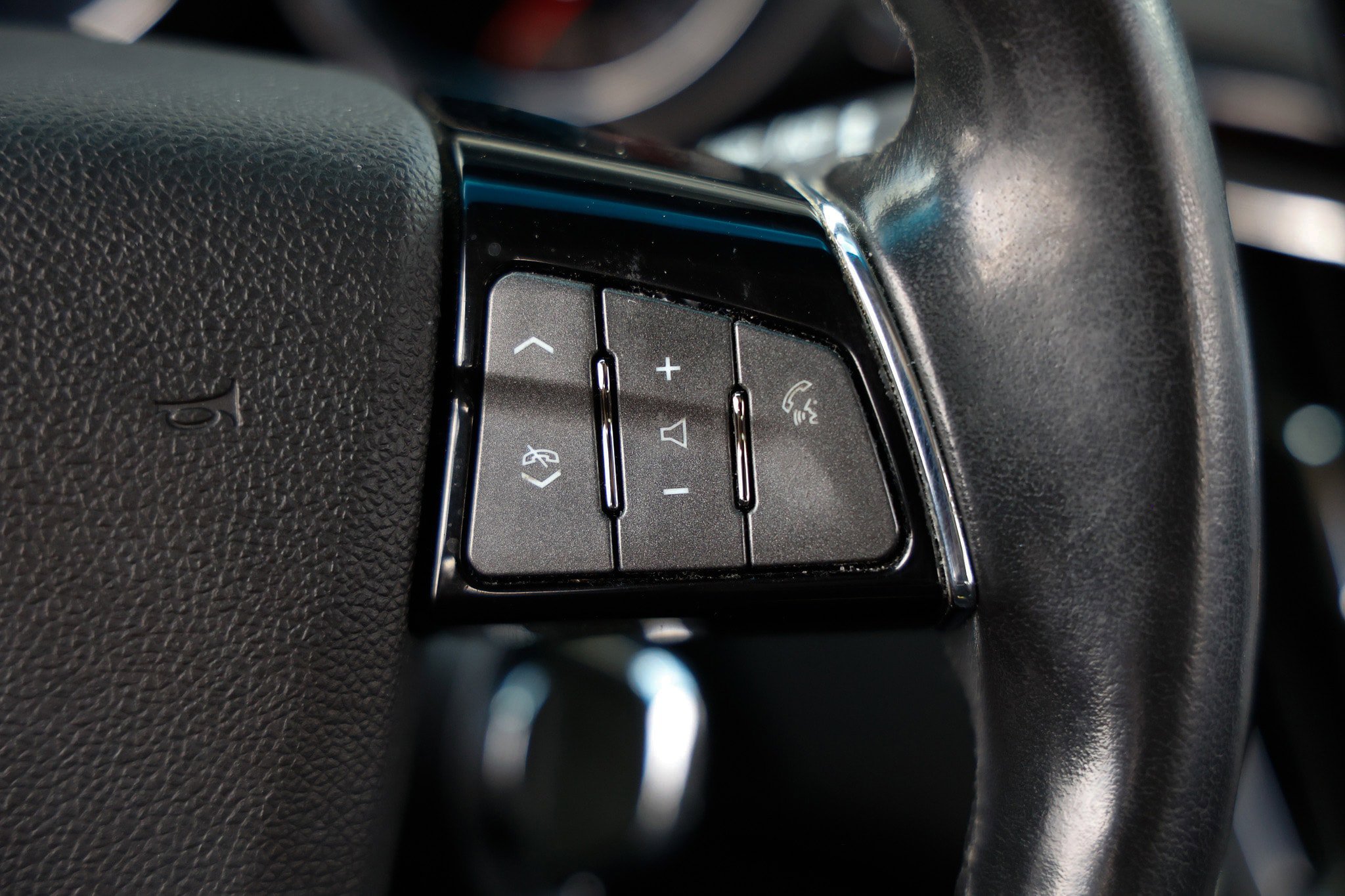 Used 2013 Cadillac CTS V w/ Wood Trim Package RWD image 31