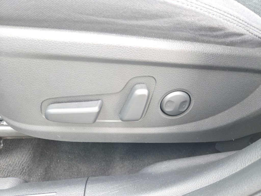 Used 2023 Hyundai Santa Fe SEL image 21