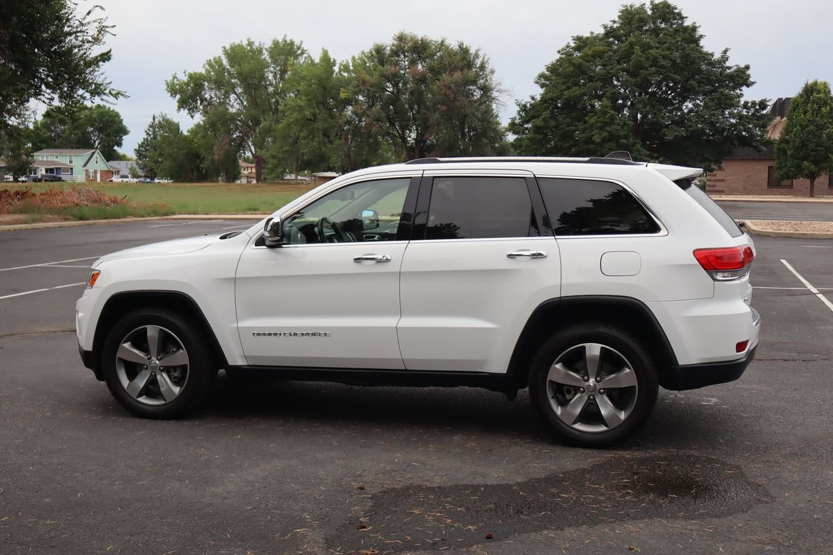 Used 2016 Jeep Grand Cherokee Limited AWD/4WD image 8