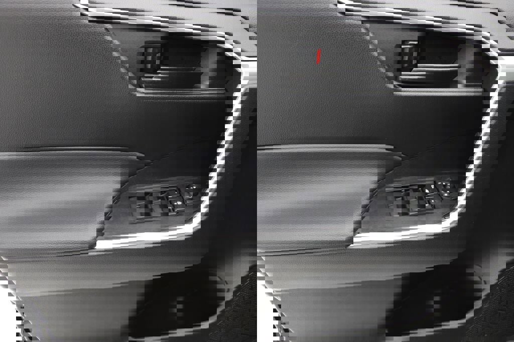 Used 2024 Toyota RAV4 LE image 14