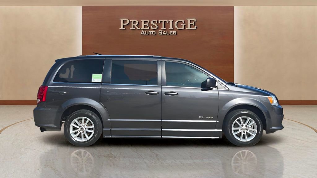 Used 2020 Dodge Grand Caravan SXT FWD image 32