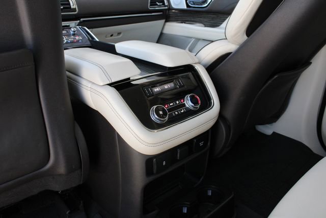 Used 2019 Lincoln Navigator Black Label w/ Cargo Package AWD/4WD image 23