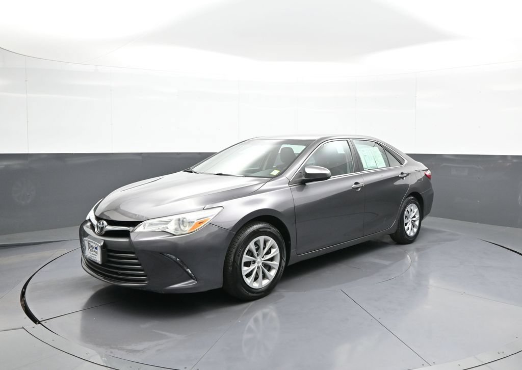 Used 2016 Toyota Camry LE FWD image 1