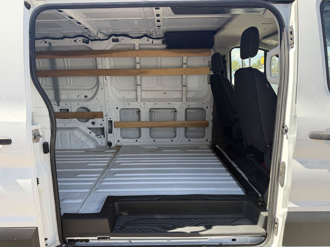 Used 2022 Ford Transit 250 Low Roof w/ Exterior Upgrade Package RWD image 27
