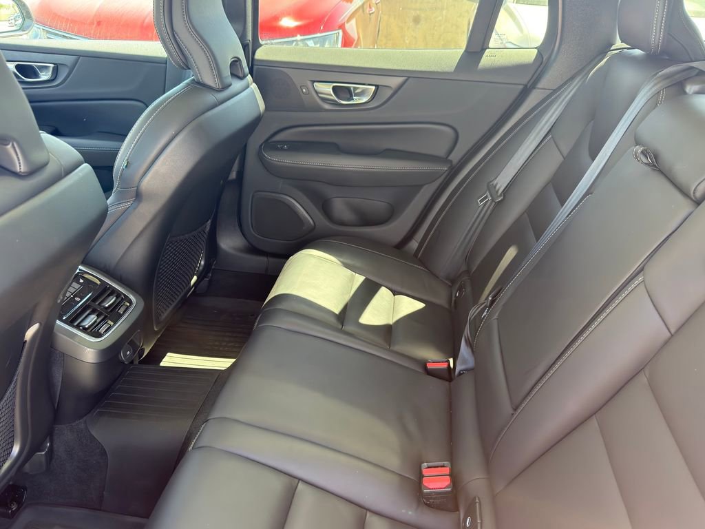 Used 2023 Volvo V60 B5 Cross Country Ultimate w/ Climate Package image 29